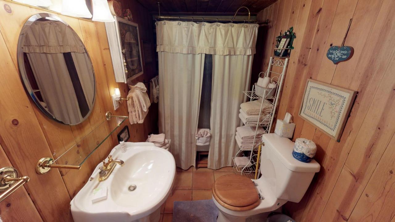 Cabin By The Creek With High Speed Wifi Red River Ngoại thất bức ảnh